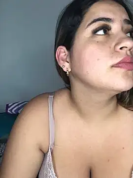 Snapshot of Amira__Fatima chatting on March 10, 7:40 pm Amira Fatima online show from March 10, 7:40 pm