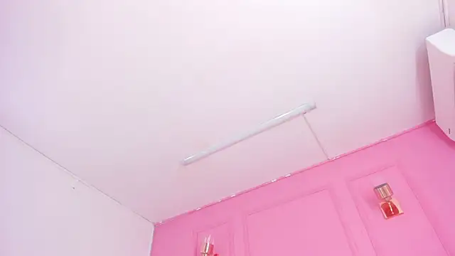 khloeblake online show from January 15, 11:00 am