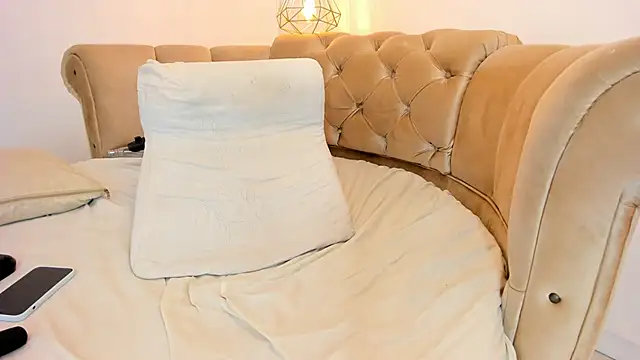 khloeblake online show from February 26, 9:42 am