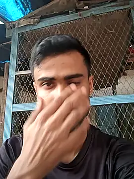 Snapshot of Skinny_Bigass_23 chatting on January 6, 8:03 am Skinny Bigass 23 online show from January 6, 8:03 am