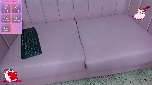 Snapshot of Aaliyah_Salma chatting on January 17, 10:45 pm Aaliyah Salma online show from January 17, 10:45 pm