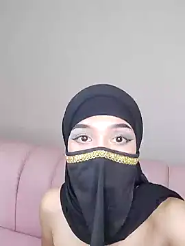 Snapshot of Aaliyah_Salma chatting on January 22, 1:31 am Aaliyah Salma online show from January 22, 1:31 am