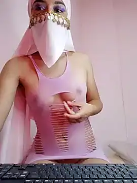 Snapshot of Aaliyah_Salma chatting on February 23, 6:45 pm Aaliyah Salma online show from February 23, 6:45 pm