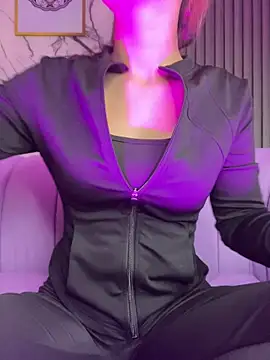Snapshot of Aaliyah_Salma chatting on May 28, 3:53 pm Aaliyah Salma online show from May 28, 3:53 pm