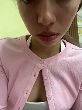 Snapshot of Aaliyah_Salma chatting on May 31, 4:25 pm Aaliyah Salma online show from May 31, 4:25 pm
