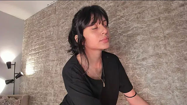 Snapshot of tamara_aluna chatting on March 6, 12:41 pm tamara aluna online show from March 6, 12:41 pm