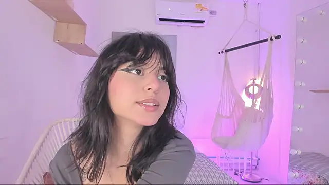 Snapshot of tamara_aluna chatting on March 13, 12:13 pm tamara aluna online show from March 13, 12:13 pm