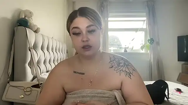 Snapshot of blairbella chatting on February 27, 10:04 am blairbella online show from February 27, 10:04 am
