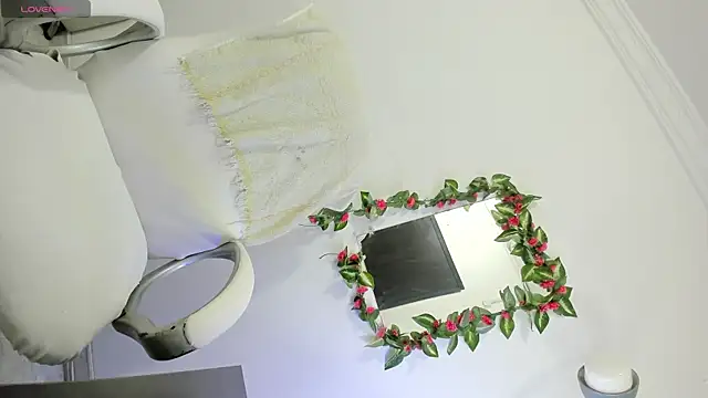 ariana crazzy online show from December 26, 3:42 pm