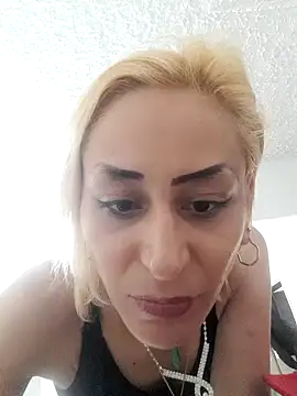 ariana crazzy online show from February 15, 6:23 pm