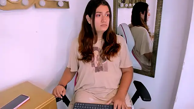 Snapshot of Valery_Maravilla_ chatting on January 5, 8:10 pm Valery Maravilla online show from January 5, 8:10 pm