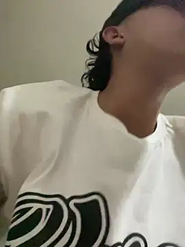 Snapshot of breiderxexiboys chatting on December 12, 5:42 am breiderxexiboys online show from December 12, 5:42 am