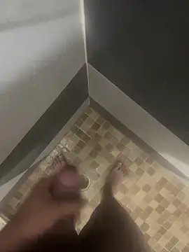 Snapshot of mylovetr1 chatting on January 21, 4:32 am mylovetr1 online show from January 21, 4:32 am