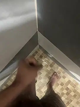 Snapshot of mylovetr1 chatting on March 20, 8:03 pm mylovetr1 online show from March 20, 8:03 pm