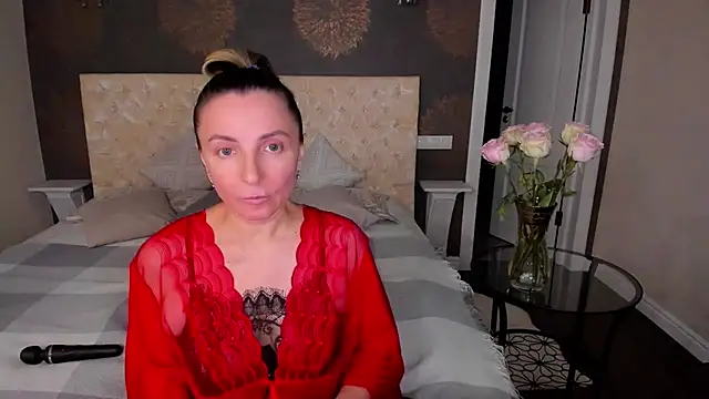 Snapshot of AllisonWilliams chatting on December 3, 7:33 pm AllisonWilliams online show from December 3, 7:33 pm