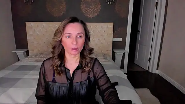 Snapshot of AllisonWilliams chatting on December 21, 5:29 pm AllisonWilliams online show from December 21, 5:29 pm