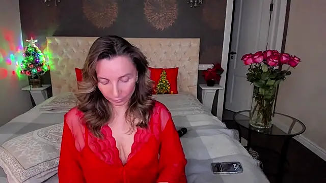 Snapshot of AllisonWilliams chatting on January 1, 8:37 pm AllisonWilliams online show from January 1, 8:37 pm