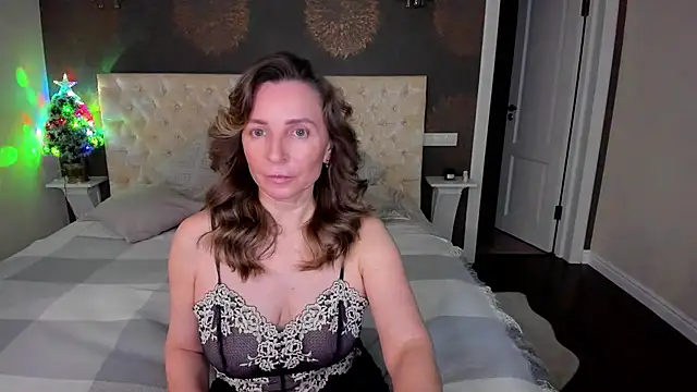 Snapshot of AllisonWilliams chatting on January 15, 4:11 pm AllisonWilliams online show from January 15, 4:11 pm