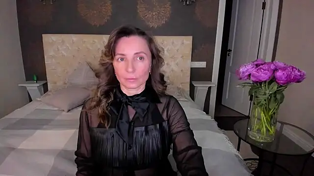 Snapshot of AllisonWilliams chatting on February 5, 4:03 pm AllisonWilliams online show from February 5, 4:03 pm