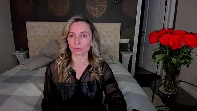 Snapshot of AllisonWilliams chatting on February 17, 5:53 pm AllisonWilliams online show from February 17, 5:53 pm