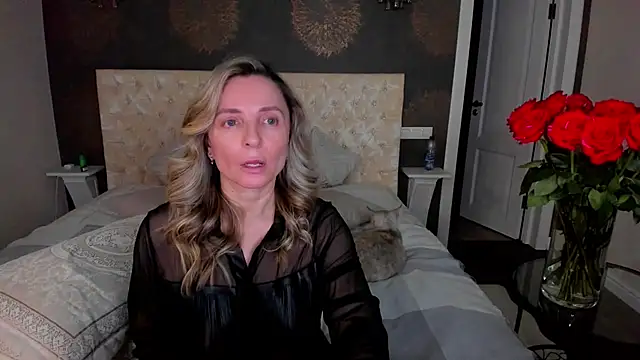 Snapshot of AllisonWilliams chatting on February 17, 8:58 pm AllisonWilliams online show from February 17, 8:58 pm