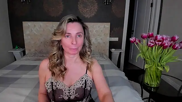 Snapshot of AllisonWilliams chatting on March 11, 4:40 pm AllisonWilliams online show from March 11, 4:40 pm