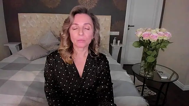 Snapshot of AllisonWilliams chatting on October 7, 5:54 pm AllisonWilliams online show from October 7, 5:54 pm