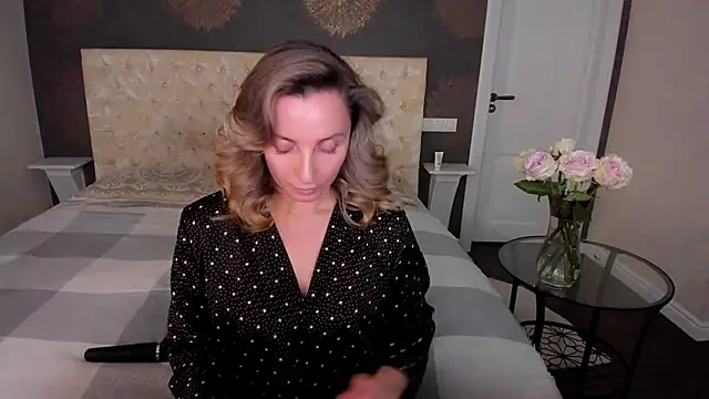 Snapshot of AllisonWilliams chatting on October 15, 5:13 pm AllisonWilliams online show from October 15, 5:13 pm