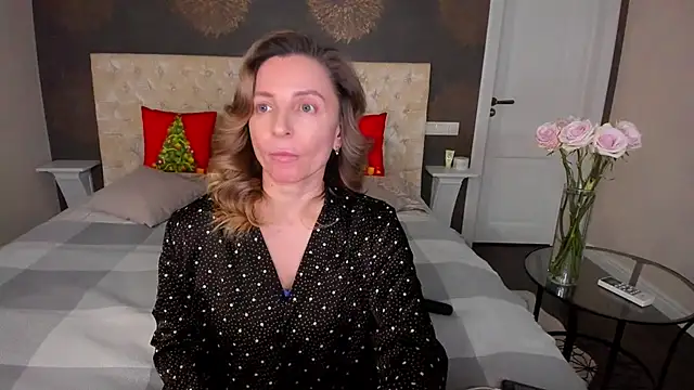 Snapshot of AllisonWilliams chatting on December 14, 4:12 pm AllisonWilliams online show from December 14, 4:12 pm