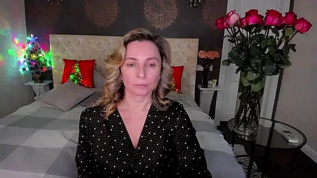 Snapshot of AllisonWilliams chatting on January 8, 4:53 pm AllisonWilliams online show from January 8, 4:53 pm