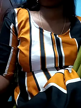 Snapshot of Tamillminnal chatting on January 17, 5:41 pm Tamillminnal online show from January 17, 5:41 pm