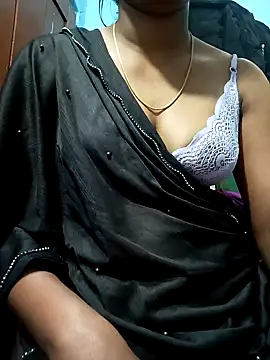 Snapshot of Tamillminnal chatting on February 12, 9:10 am Tamillminnal online show from February 12, 9:10 am