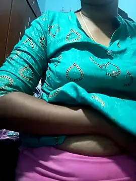 Snapshot of Tamillminnal chatting on February 20, 5:55 am Tamillminnal online show from February 20, 5:55 am