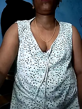 Snapshot of Tamillminnal chatting on March 10, 6:12 pm Tamillminnal online show from March 10, 6:12 pm