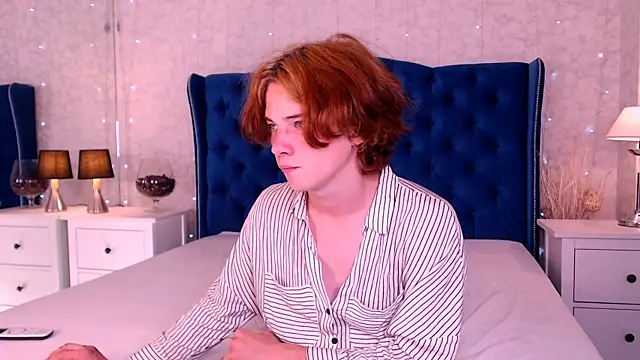 iwillfall online show from September 14, 10:31 pm