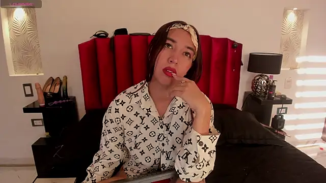 Snapshot of Violeta_Roa chatting on January 18, 10:06 pm Violeta Roa online show from January 18, 10:06 pm
