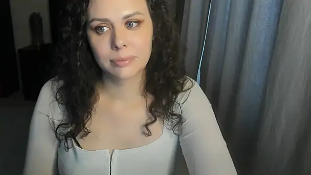 MollyCheiz online show from July 2, 3:23 am