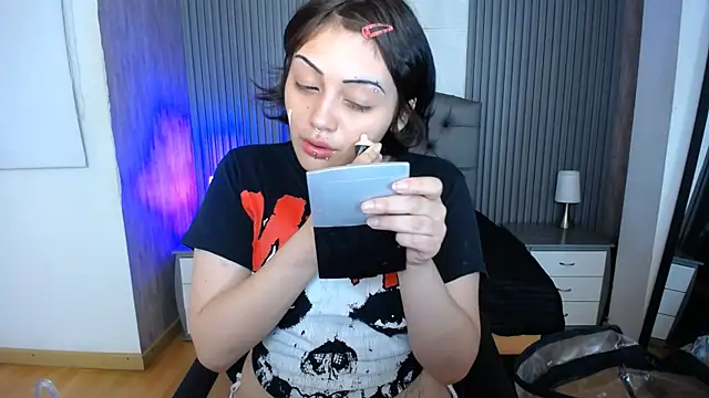 honney dark online show from December 17, 3:50 am