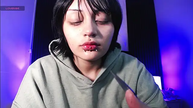 honney dark online show from January 11, 6:24 am