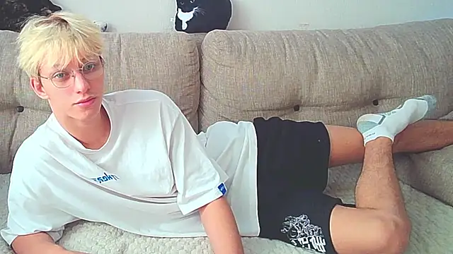 Ostin meow online show from December 7, 7:49 am