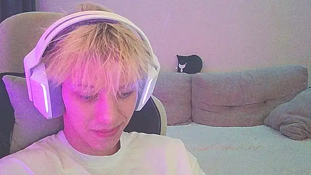 Ostin meow online show from December 27, 4:43 pm