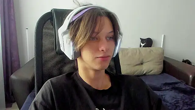 Ostin meow online show from November 15, 7:27 am