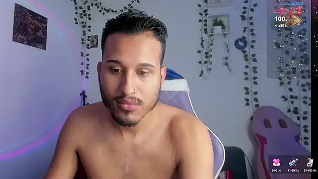 Snapshot of Raf_brunette chatting on December 6, 1:33 pm Raf brunette online show from December 6, 1:33 pm