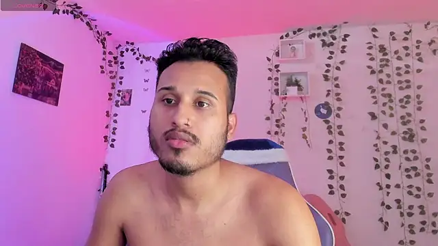 Snapshot of Raf_brunette chatting on December 7, 8:27 pm Raf brunette online show from December 7, 8:27 pm