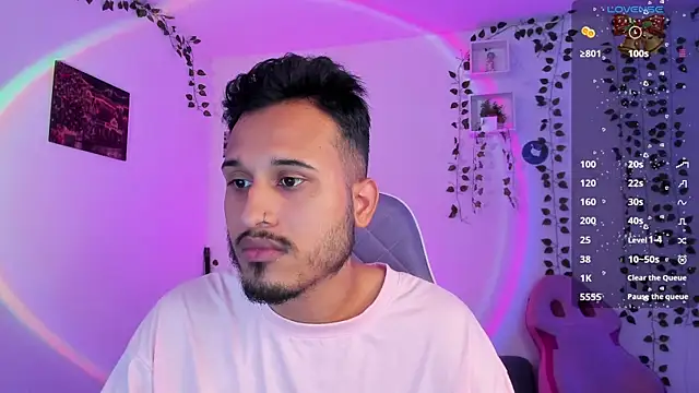 Snapshot of Raf_brunette chatting on December 19, 1:18 pm Raf brunette online show from December 19, 1:18 pm