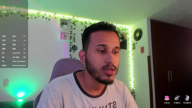 Snapshot of Raf_brunette chatting on January 5, 3:23 pm Raf brunette online show from January 5, 3:23 pm