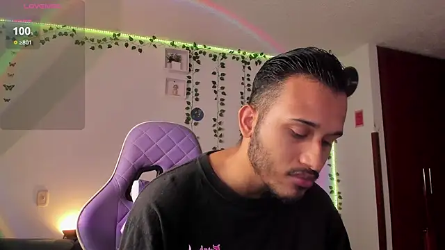 Snapshot of Raf_brunette chatting on January 13, 10:36 am Raf brunette online show from January 13, 10:36 am