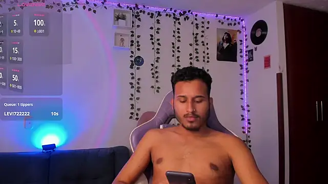 Snapshot of Raf_brunette chatting on January 14, 1:06 pm Raf brunette online show from January 14, 1:06 pm