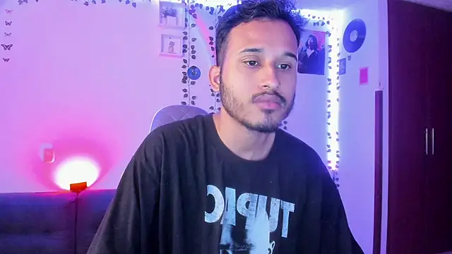 Snapshot of Raf_brunette chatting on January 15, 9:56 am Raf brunette online show from January 15, 9:56 am