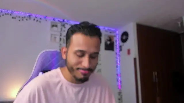 Snapshot of Raf_brunette chatting on January 16, 12:31 pm Raf brunette online show from January 16, 12:31 pm